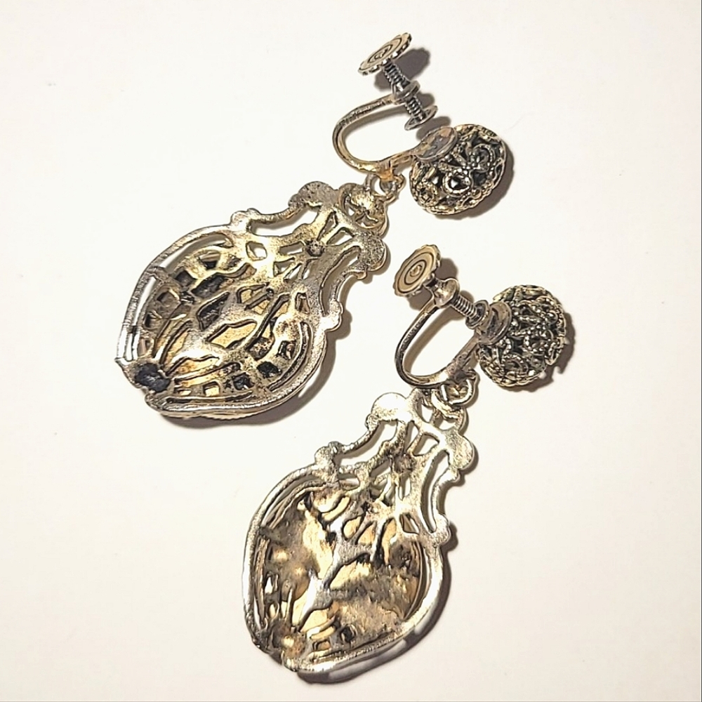 VINTAGE MOLDED GLASS FILIGREE SCREWBACK EARRINGS - CZECH OR GERMANY - Picture 5 of 7